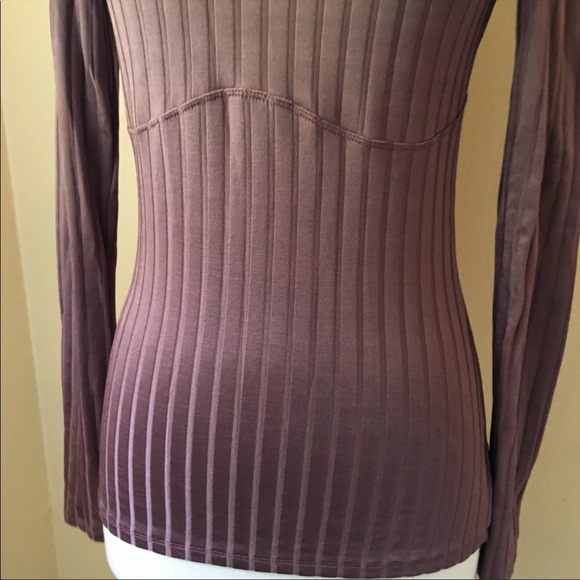 🔥 2/$15 Wilfred ribbed long sleeve top - Picture 4 of 5